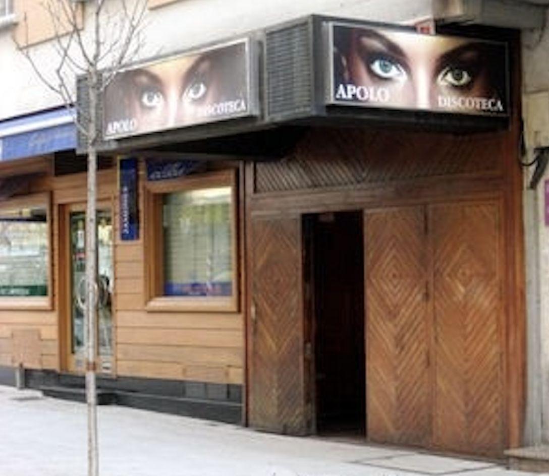 Antigua puerta de la discoteca Apolo.