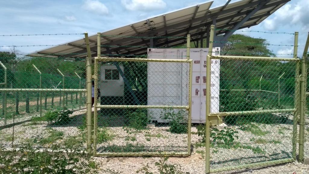 Un dispositivo de Aquaer que se abastece de energía fotovoltaica.