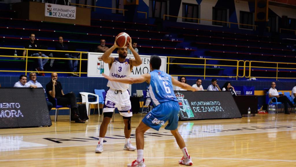 Encuentro que midió al CB Zamora Enamora y UEMC Real Valladolid