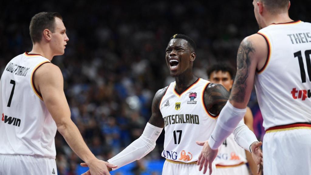 Johannes Voigtmann, Dennis Schroder y Theis celebran una canasta