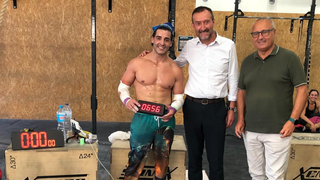 Soler con el alcalde González y el concejal de Deportes.