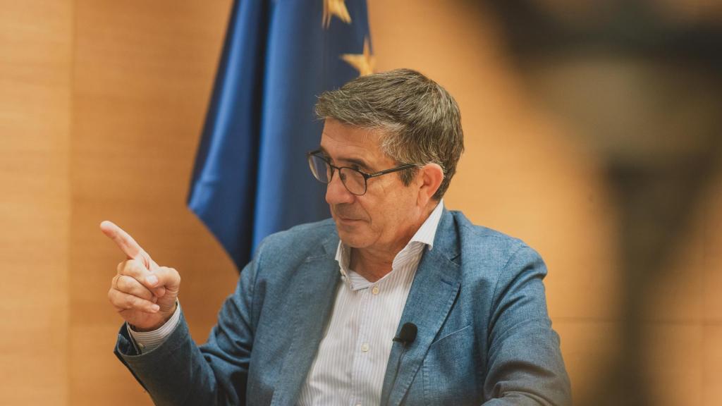 Patxi López, durante un momento de la entrevista.