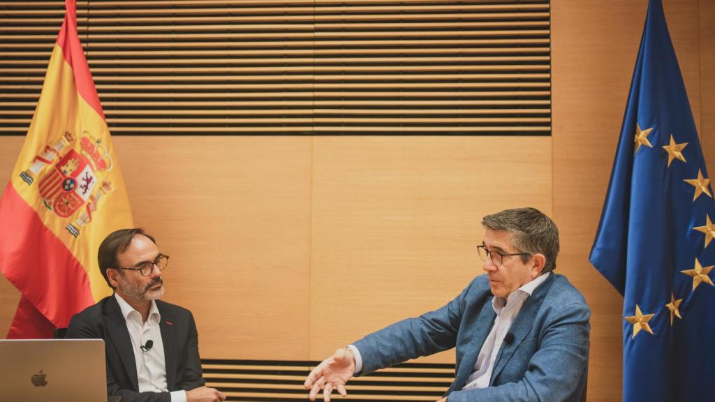 Una vista panorámica de la entrevista.