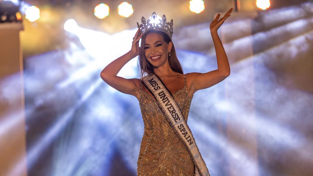 Alicia Faubel, con la banda de ganadora de 'Miss Universo España'. EE