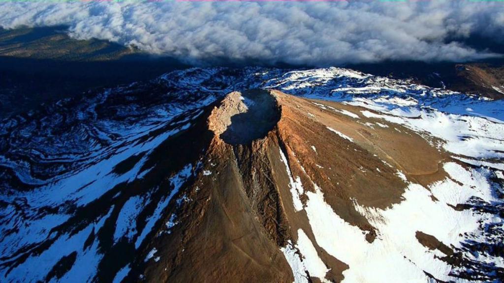 El cráter del volcán Teide en la isla de Tenerife.