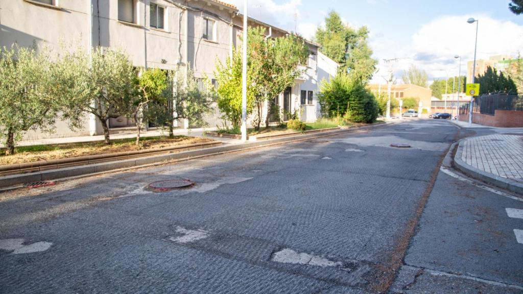 Obras de asfaltado en la avenida Carlos I de Salamanca