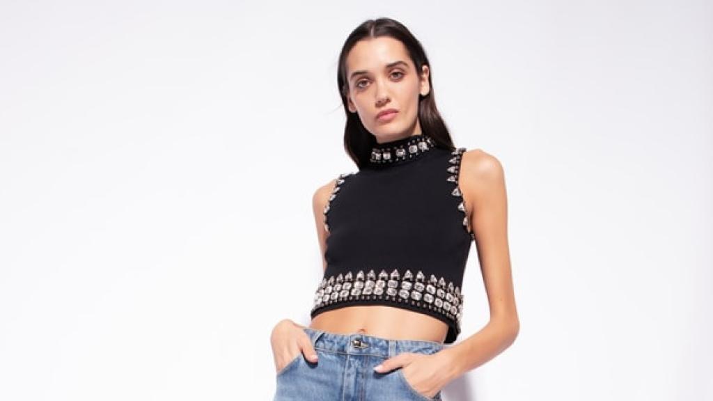 El top de Pinko tiene un precio de 325 euros.