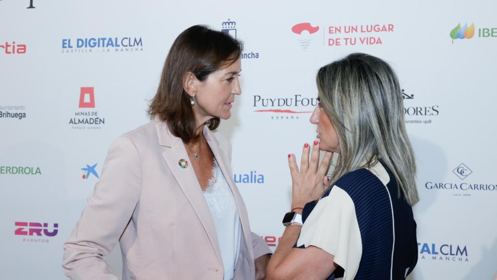 La ministra Reyes Maroto y Milagros Tolón en el Foro Económico Castilla-La Mancha: el turismo que viene.