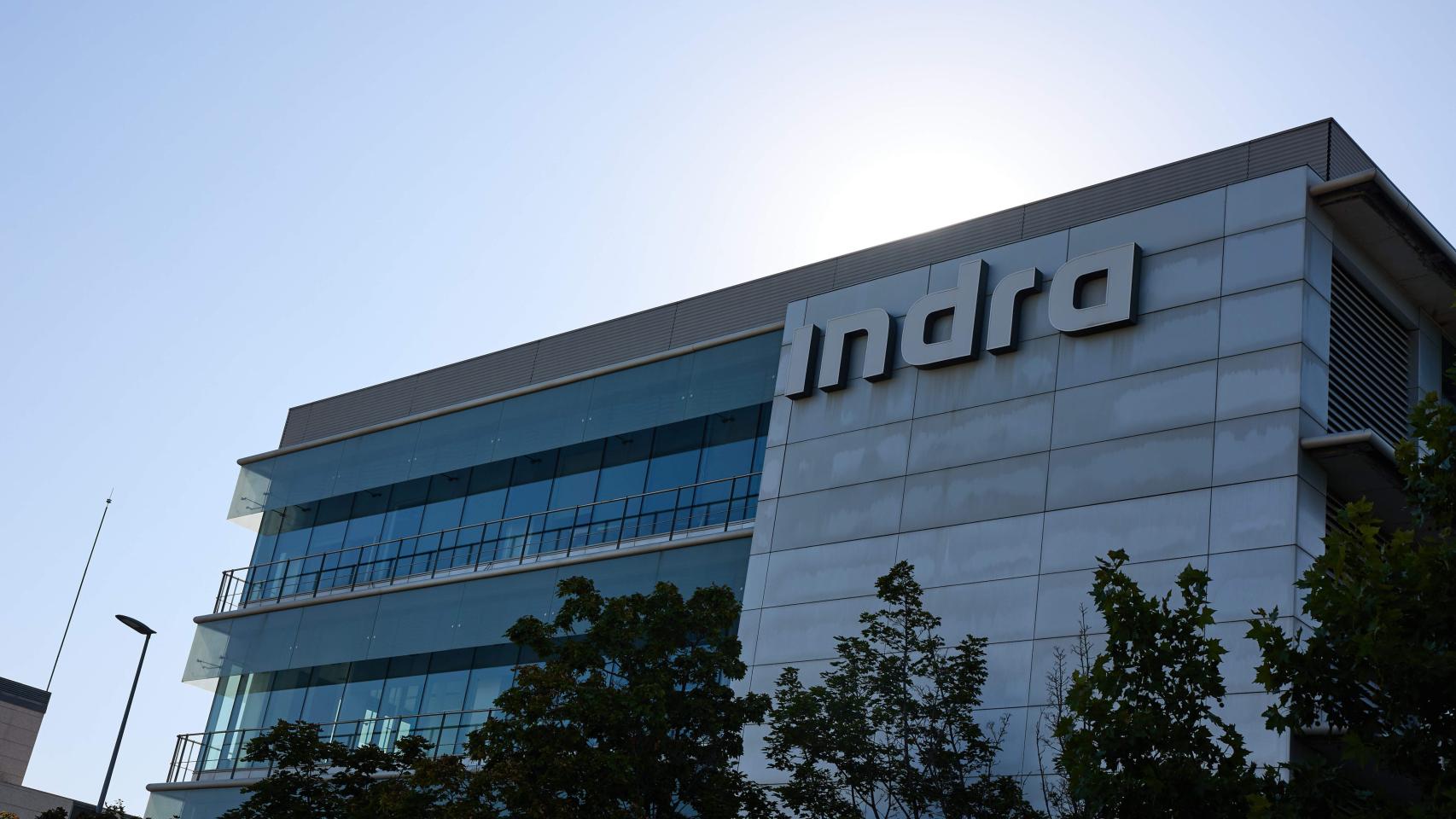 Exteriores de la sede de Indra en Madrid.