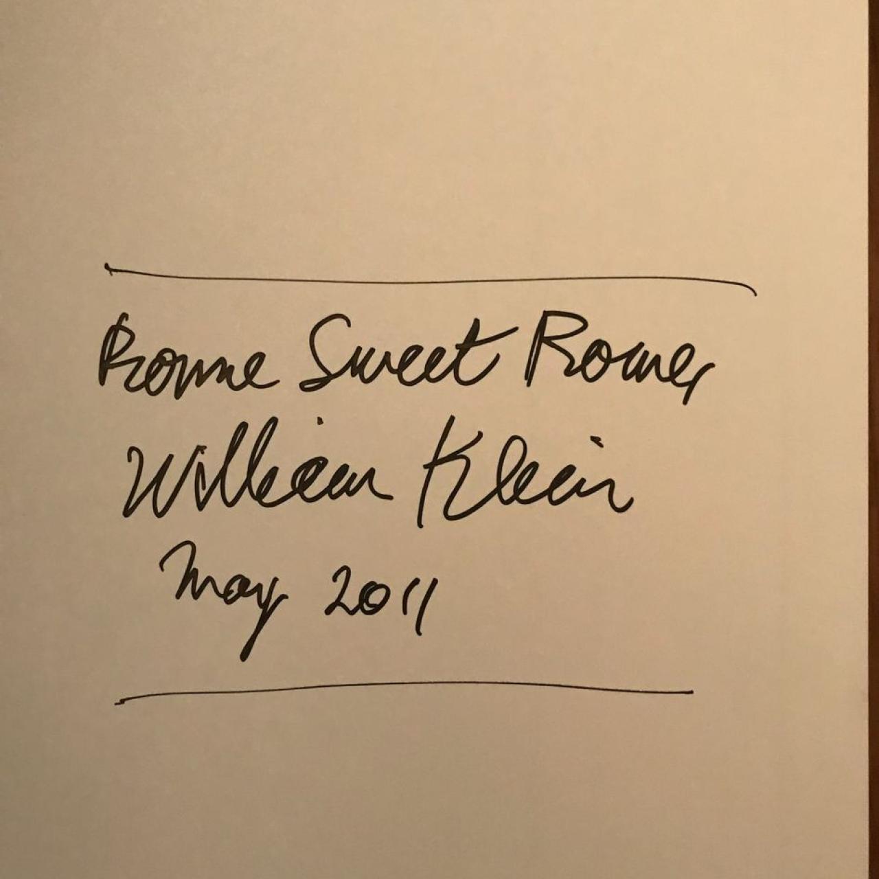 La firma de William Klein, en 2011.