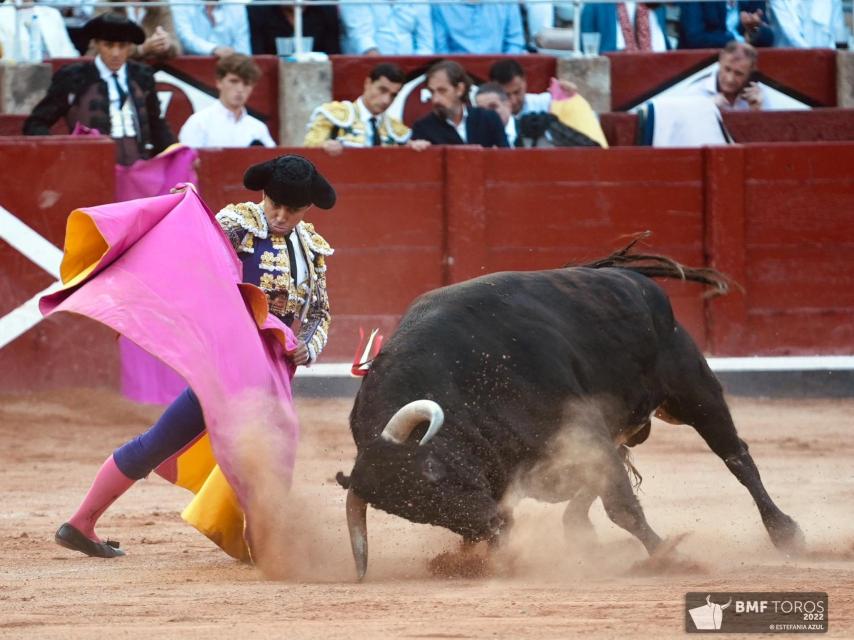 Lance largo de Leo Valadez al sexto de la tarde