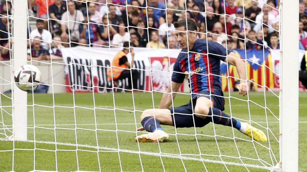 Lewandowski marcando uno de sus goles