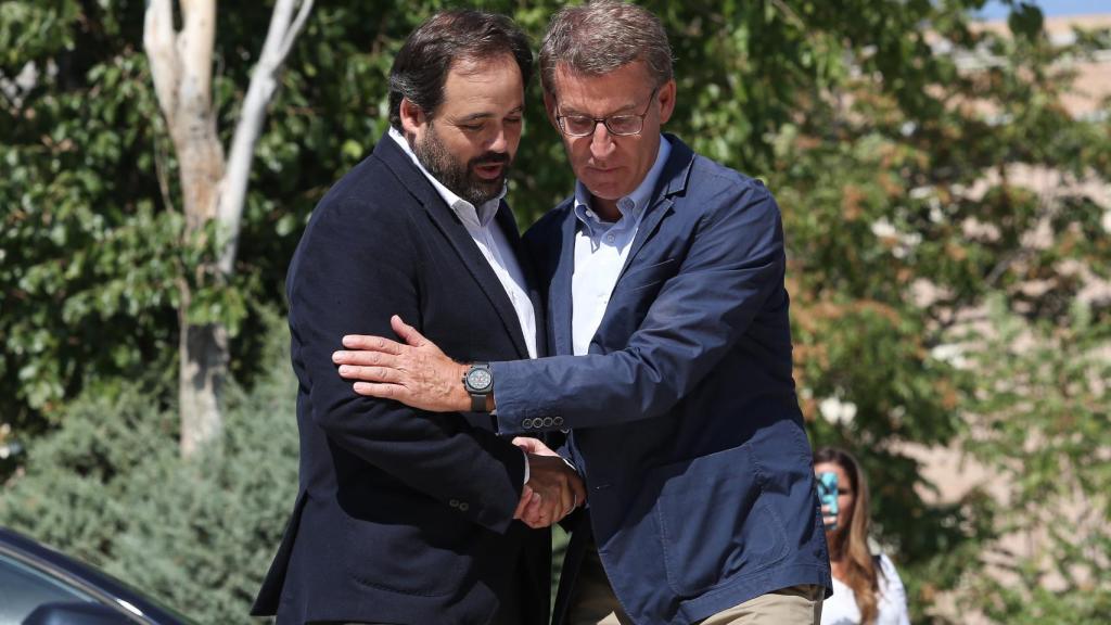 Paco Núñez y Alberto Núñez Feijóo, este domingo en Toledo. Foto: Óscar Huertas
