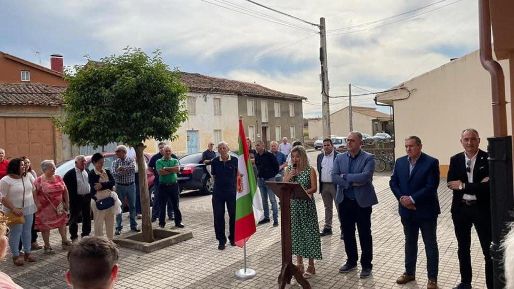 Momento del acto con presencia de autoridades