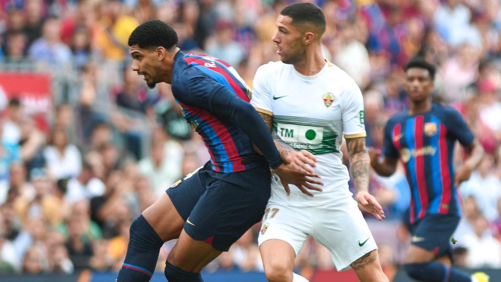 Un momento del partido de Elche en Barcelona este sábado.