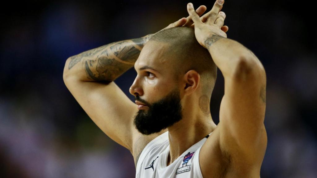 Evan Fournier se lamenta tras un fallo