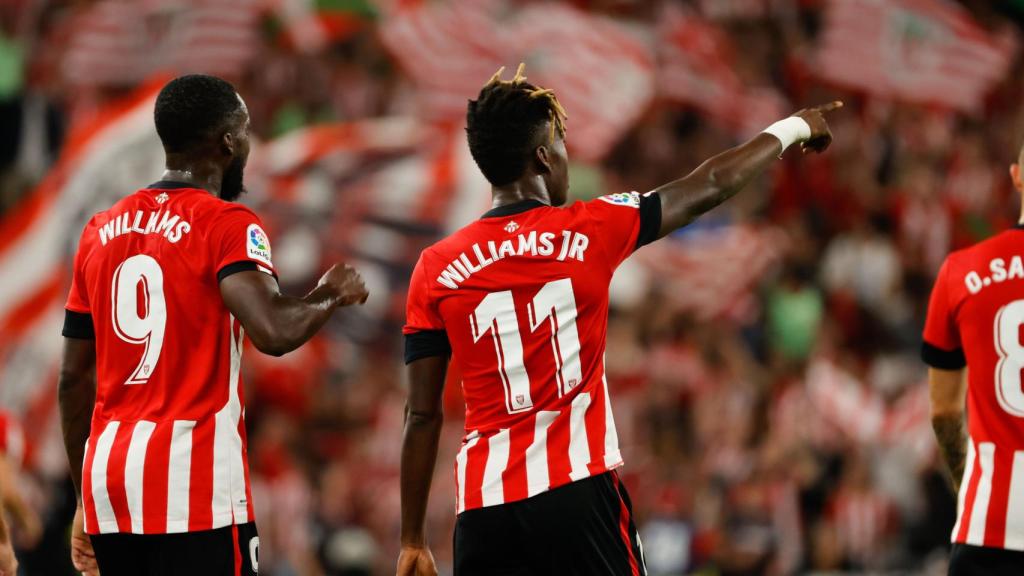 Iñaki y Nico Williams celebran un gol con el Athletic