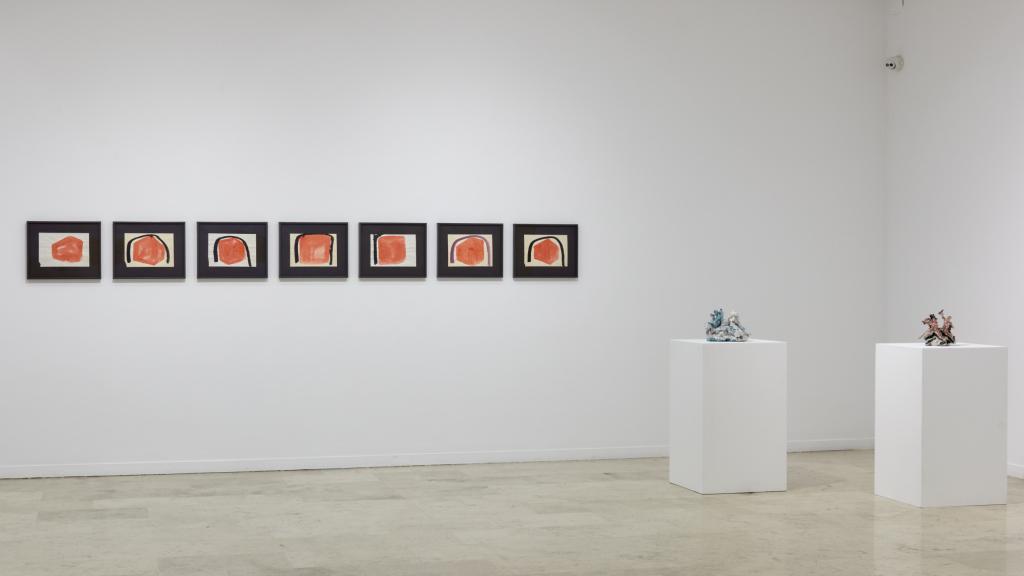 Vista de la exposición de Lucio Fontana en la galería Helga de Alvear. ©Joaquín Cortés