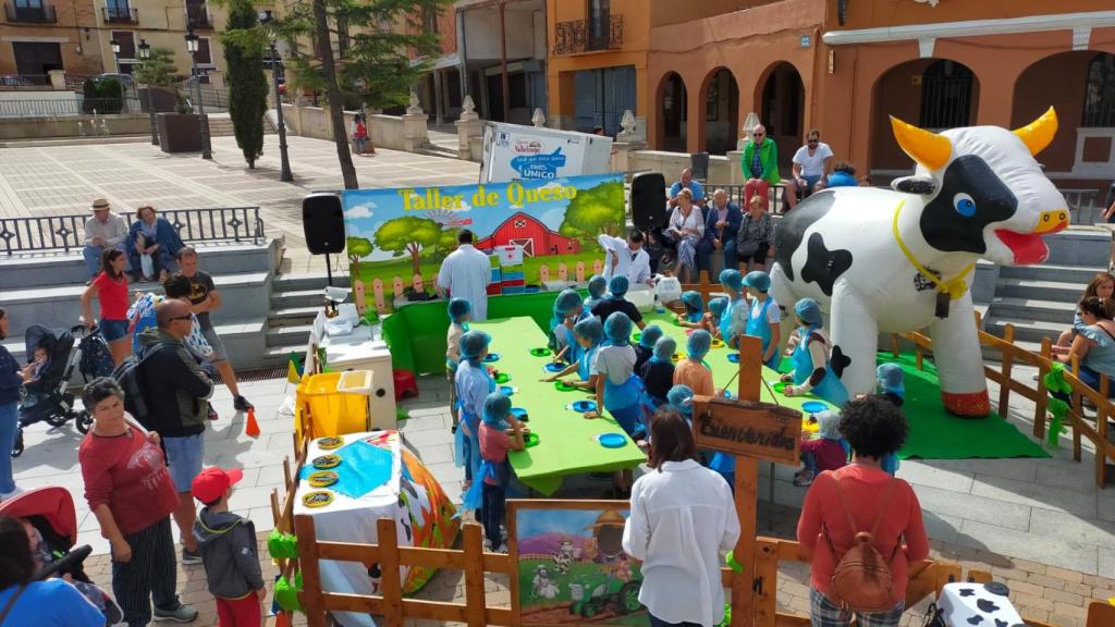 Talleres en el Mercado del Queso de Villalón que se ha celebrado este sábado, 17 de septiembre