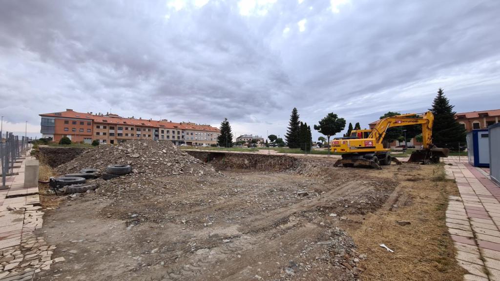 Solar en Pizarrales donde se construye la nueva promoción de vivienda pública de alquiler