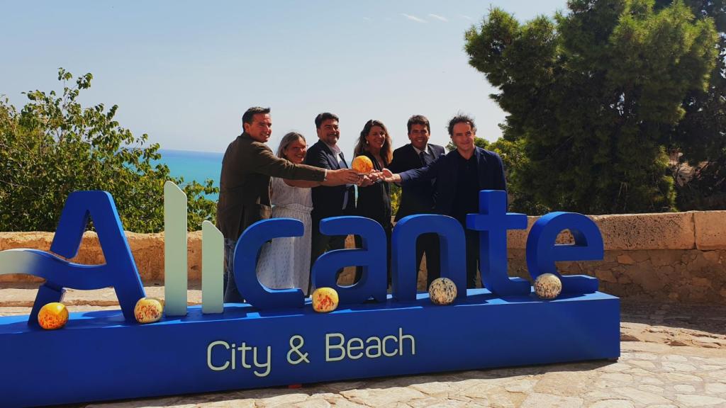 El Castillo de Santa Bárbara ha acogido la presentación de la gala de los soles Repsol.