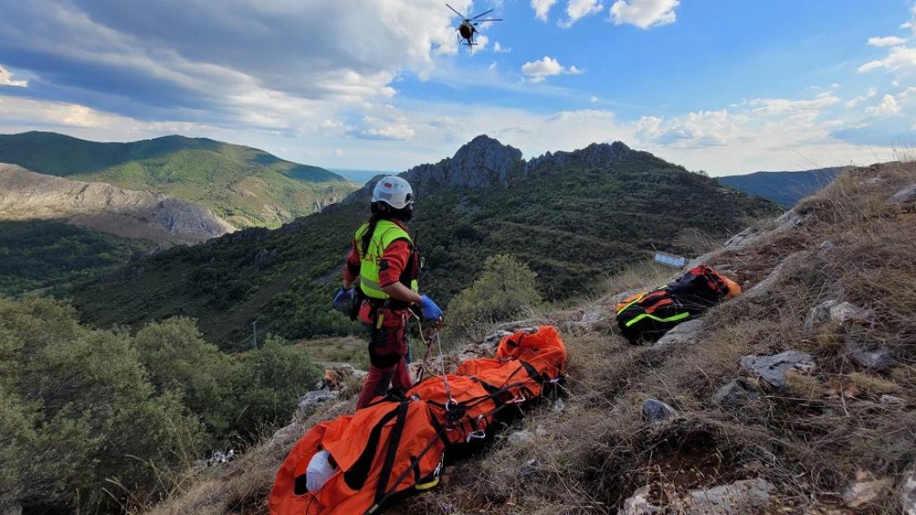 Imagen del rescate de una mujer en la Montaña de Riaño