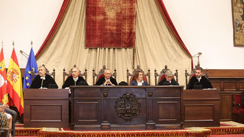 La Universidad de Salamanca inaugura el curso 2022-2023 con la presencia de la consejera de Educación, Rocío Lucas