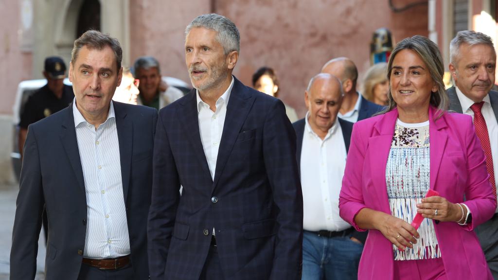 Francisco Tierraseca, Fernando Grande-Marlaska y Milagros Tolón en Toledo. Foto: Óscar Huertas.