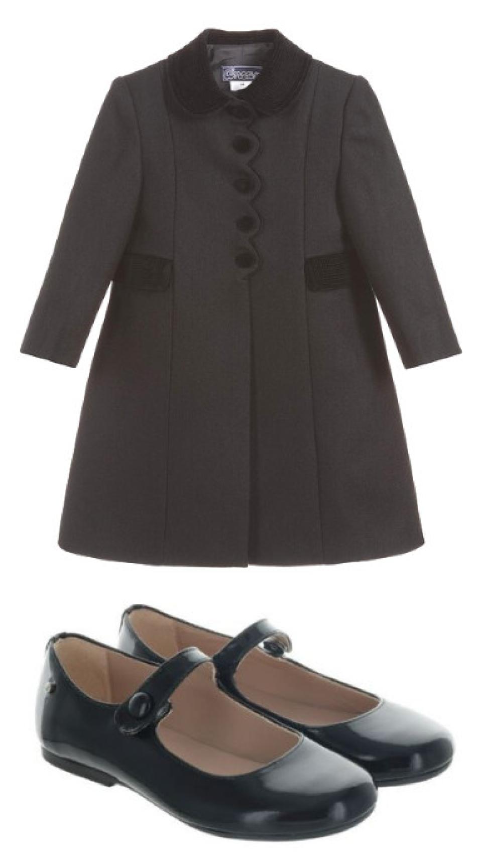 El abrigo y las merceditas de Charlotte.