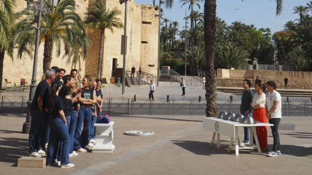 Un instante del programa, con el Palacio de Altamira de fondo.