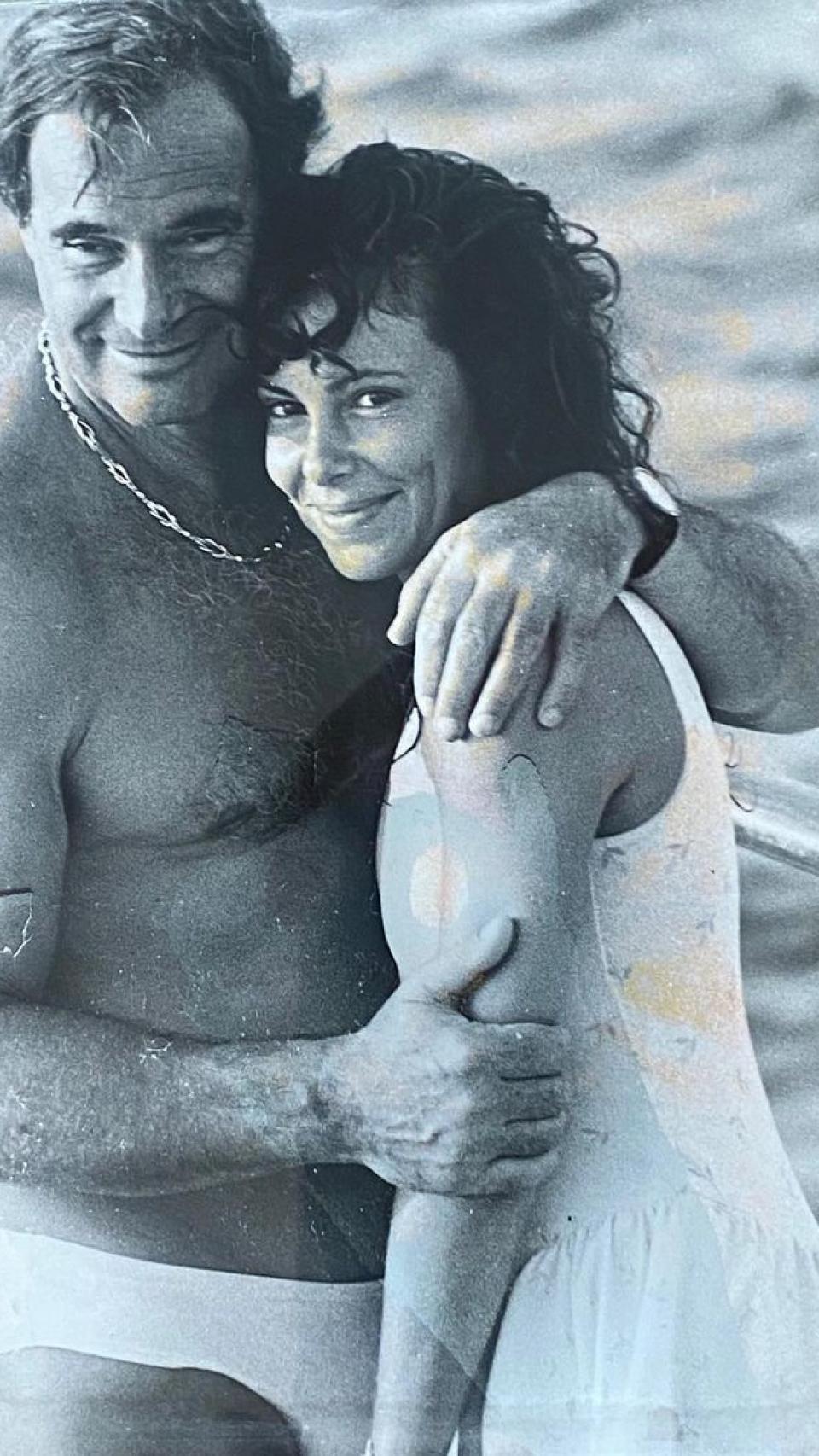 Padre e hija en una imagen de archivo facilitada por Ana Obregón en sus redes.