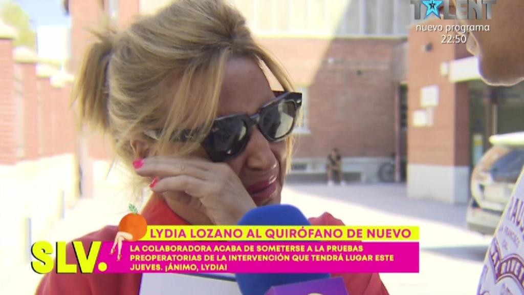 Continúa la maldición de 'Sálvame': Lydia Lozano tendrá que volver a pasar por quirófano.