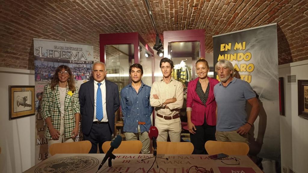 Presentación del Festival Benéfico de Ledesma a favor de AERSCYL, en la sala Julio Robles del Museo Taurino de Salamanca