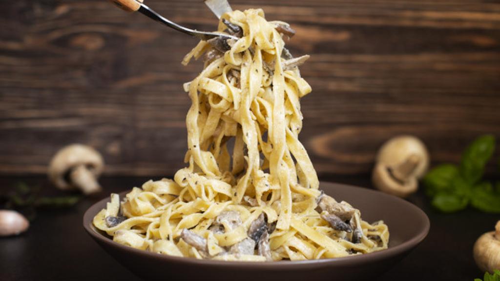 Cocinar pasta y ahorrar energía, el truco del Premio Nobel que arrasa.