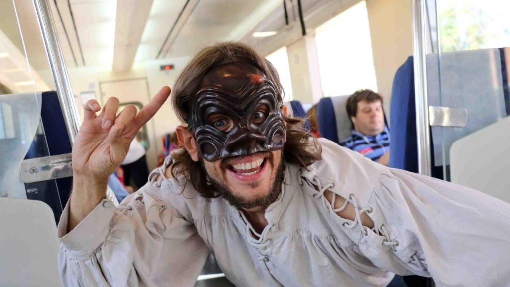 Uno de los animadores del Tren Medieval que une Madrid con Sigüenza.