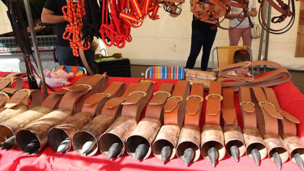 Venta de cencerros en una feria