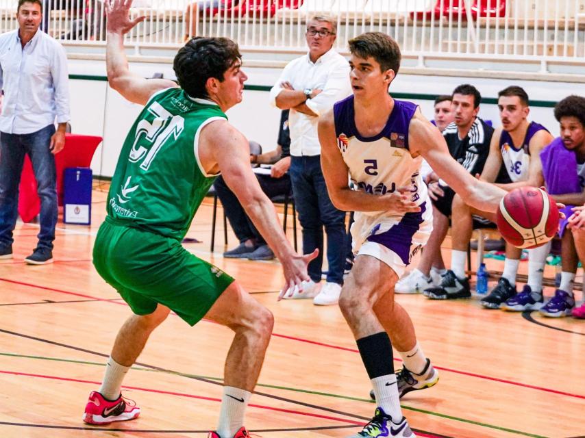 Lance del encuentro que midió al UEMC Real Valladolid frente al Cáceres Patrimonio de la Humanidad