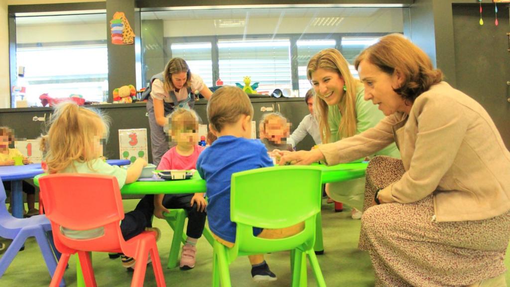 Raquel Alonso visita el CEIP Alonso Berruguete