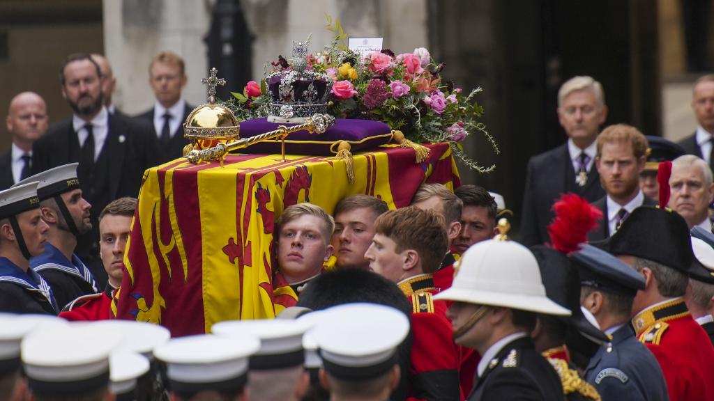 Féretro de Isabel II en Londres.