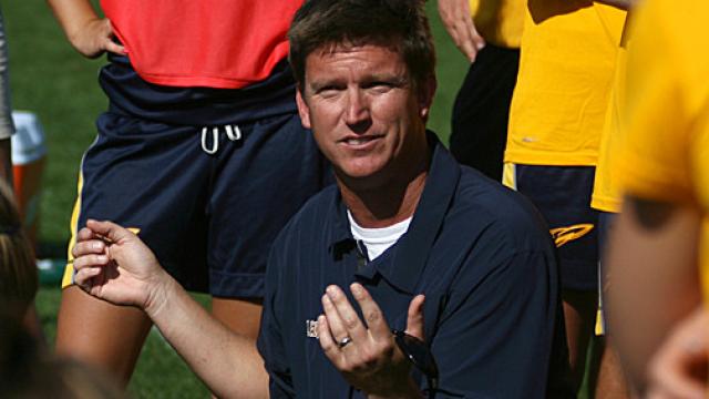 Brad Evans durante un entrenamiento en la Universidad de Toledo