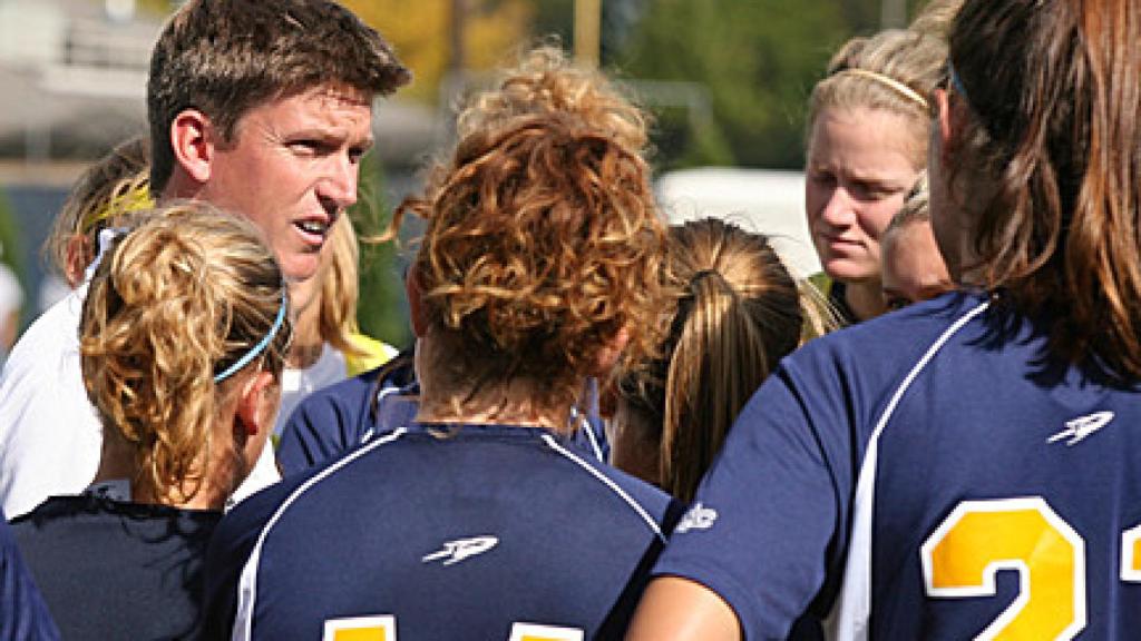 Brad Evans durante un entrenamiento en la University of Toledo