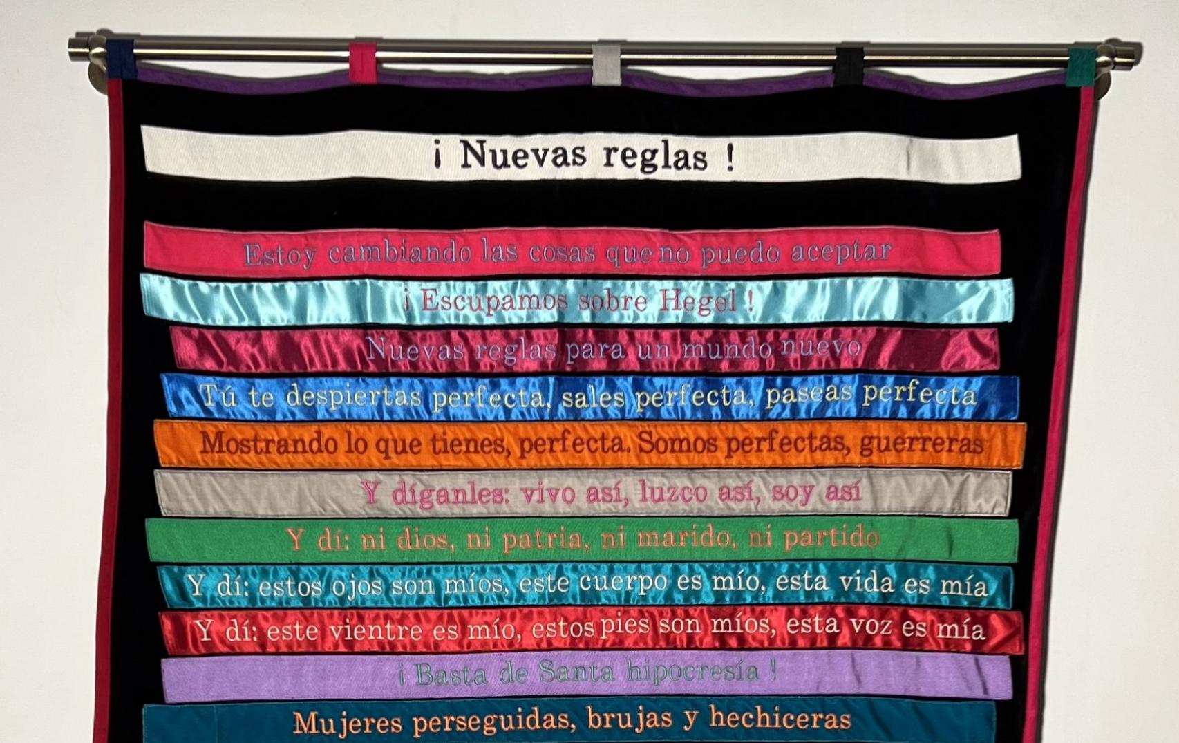 Sandra Paula Fernández: Detalle de 'Nuevas reglas', 2022,  en PuxaGallery