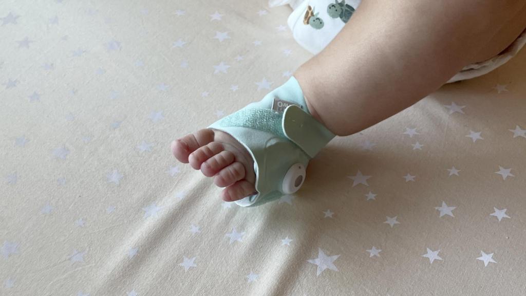 El calcetín inteligente Owlet Smart Sock.