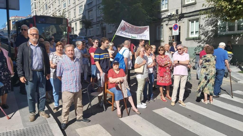 Concentración este miércoles en el barrio de O Castrillón