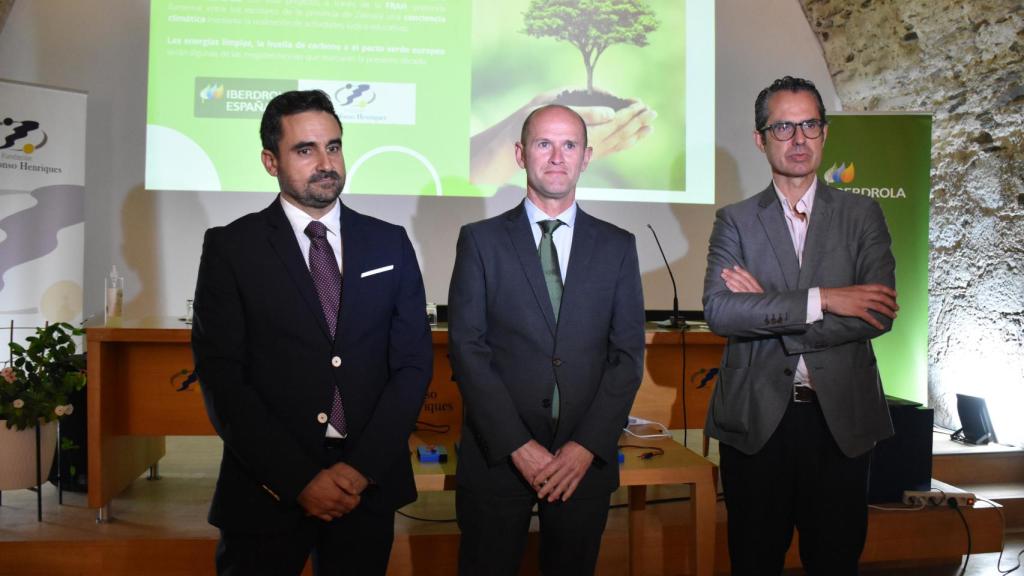 El director de la Frah, José Luis González Prada; el delegado institucional de Iberdrola en Castilla y León, Miguel Calvo; y el gerente del Ecyl de Zamora, Efrén Fernández