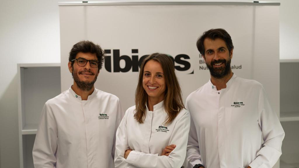 Julio Madrigal, Sara Bañón y Ángel Vergara.