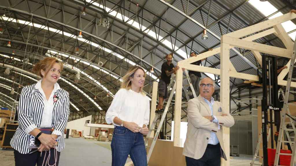 Fernánde-Tapias durante su visita al montaje de Coxemar.