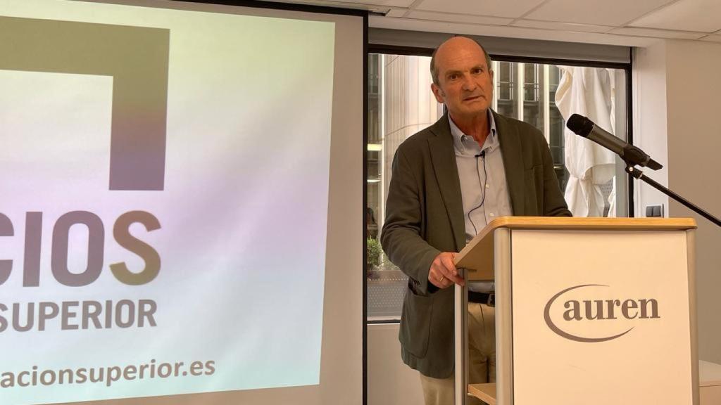 Alfonso González durante la presentación de su nuevo proyecto.