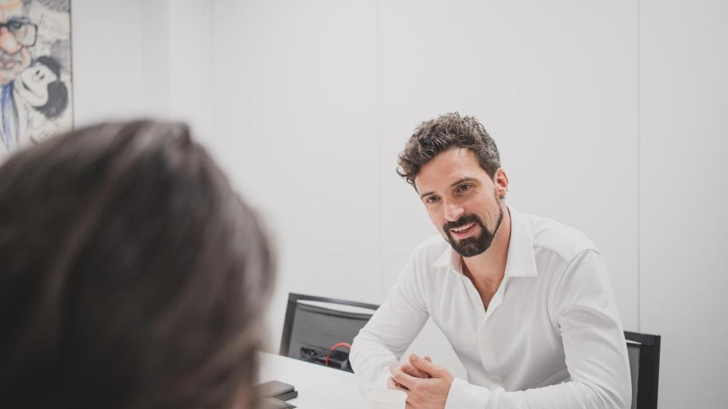 Brett Scott durante la entrevista con ENCLAVE ODS.