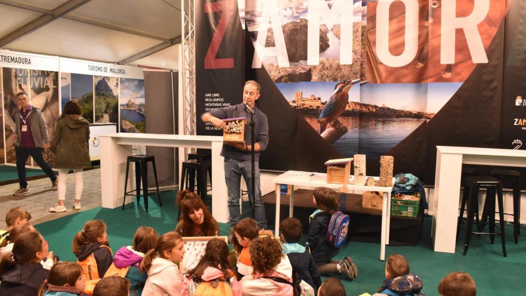 El taller sobre la elaboración de cajas nido en el stand de Zamora, en Naturcyl